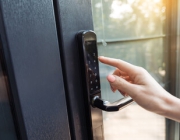 khóa cửa thông minh bảo vệ an ninh gia đình 